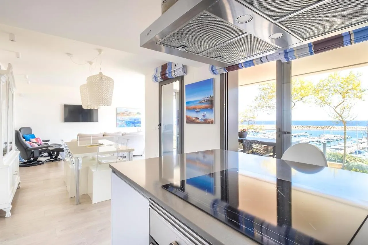 Apartamento En Port Marina Palamós 0*,